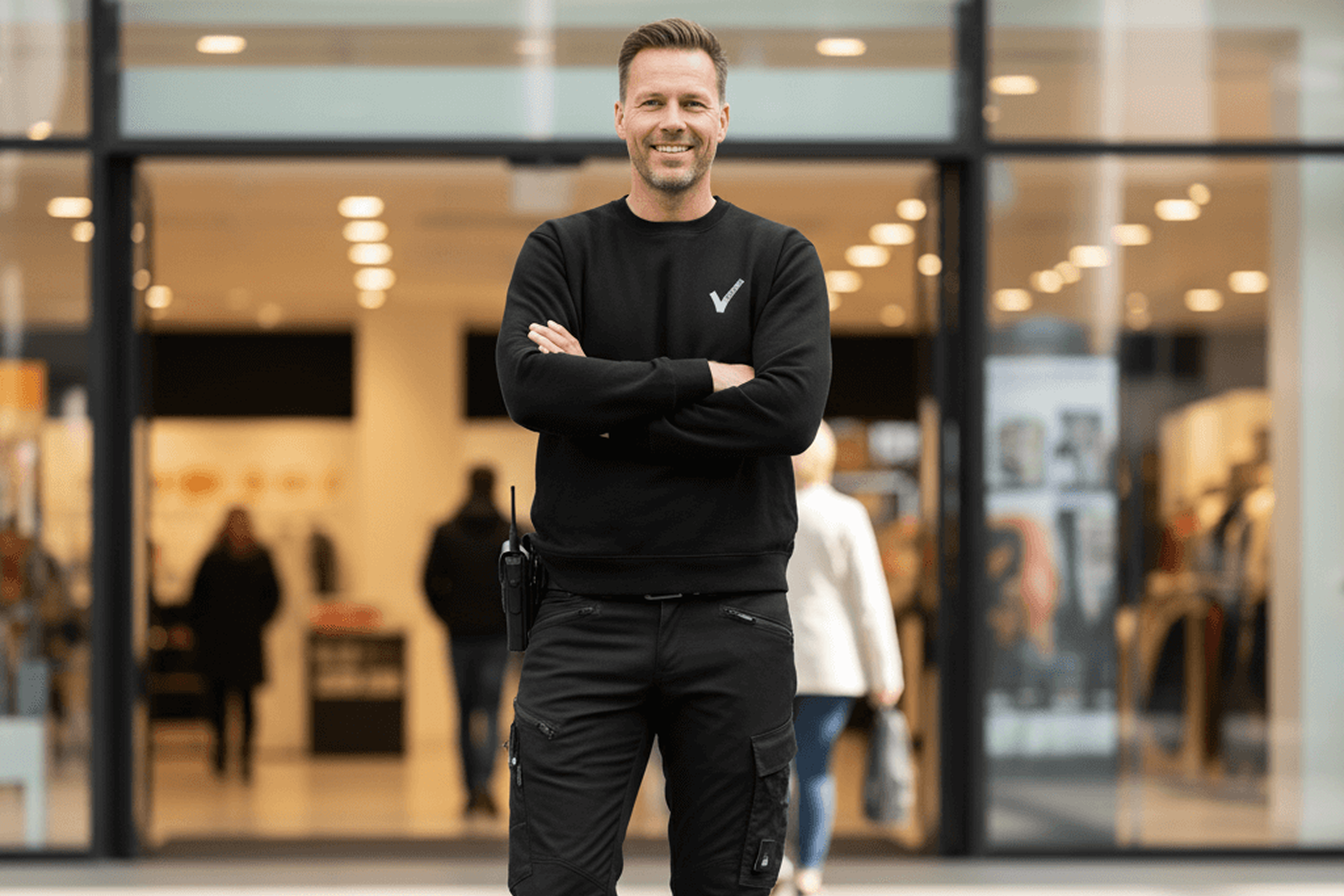 freepik__maak-een-afbeelding-van-een-beveiliger-nederlands-__17585 1